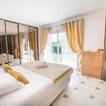 Luxury -villa-piscine-jacuzzi-famille-table De Billard - Pros Servicesconciergerie Vila *