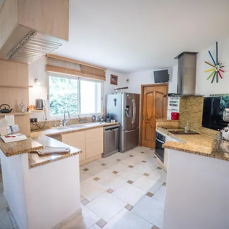 Luxury -villa De Prestige Avec Piscine - Jacuzzi-famille-table De Billard - Salle De Sport - Tram à 5 Min Villa