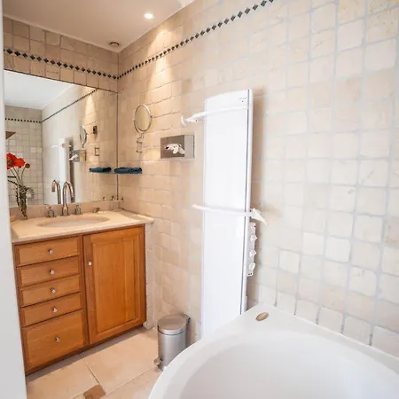 Luxury -villa-piscine-jacuzzi-famille-table De Billard - Pros Servicesconciergerie Villa Montferrier-sur-Lez