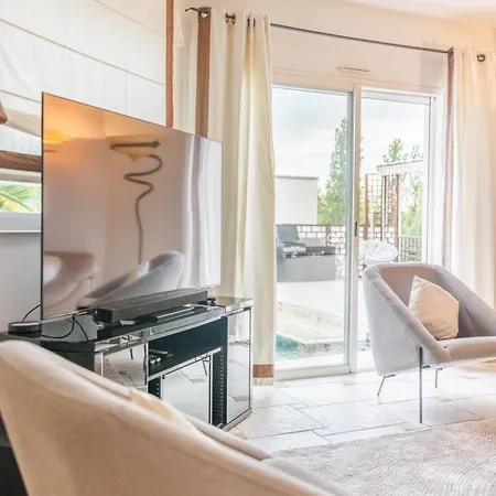 Vila Luxury -villa-piscine-jacuzzi-famille-table De Billard - Pros Servicesconciergerie