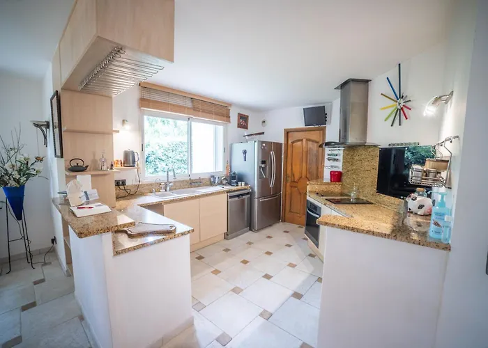 Luxury -villa-piscine-jacuzzi-famille-table De Billard - Pros Servicesconciergerie Βίλα