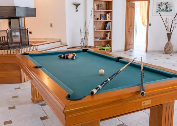 Βίλα Luxury -villa-piscine-jacuzzi-famille-table De Billard - Pros Servicesconciergerie