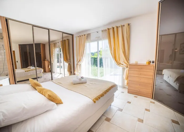 Luxury -villa-piscine-jacuzzi-famille-table De Billard - Pros Servicesconciergerie Βίλα *