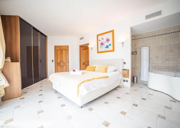 Βίλα Luxury -villa-piscine-jacuzzi-famille-table De Billard - Pros Servicesconciergerie