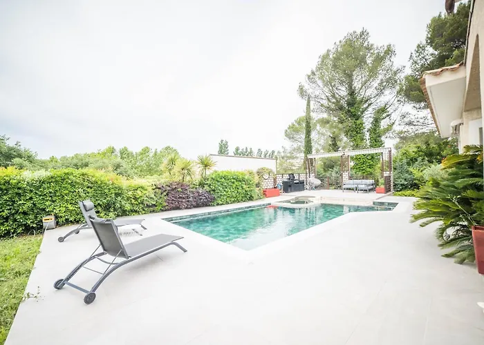 Luxury -villa-piscine-jacuzzi-famille-table De Billard - Pros Servicesconciergerie *