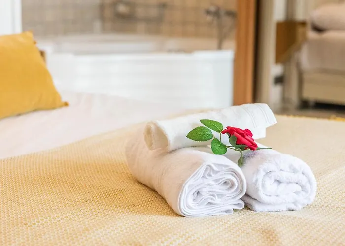 Luxury -villa-piscine-jacuzzi-famille-table De Billard - Pros Servicesconciergerie