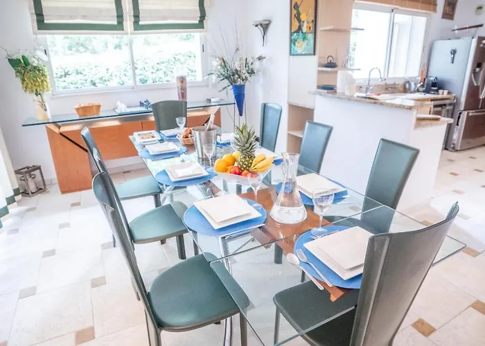 Luxury -villa-piscine-jacuzzi-famille-table De Billard - Pros Servicesconciergerie Βίλα *
