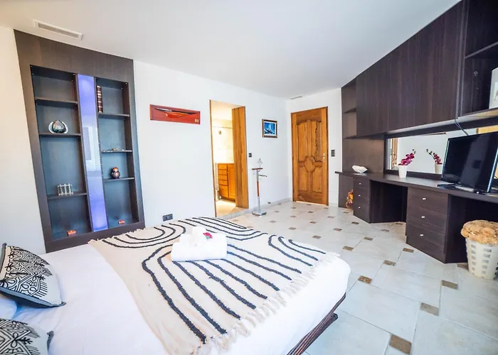 Luxury -villa-piscine-jacuzzi-famille-table De Billard - Pros Servicesconciergerie * Montferrier-sur-Lez