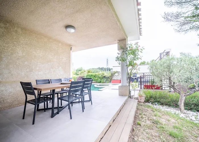 Luxury -villa-piscine-jacuzzi-famille-table De Billard - Pros Servicesconciergerie Βίλα